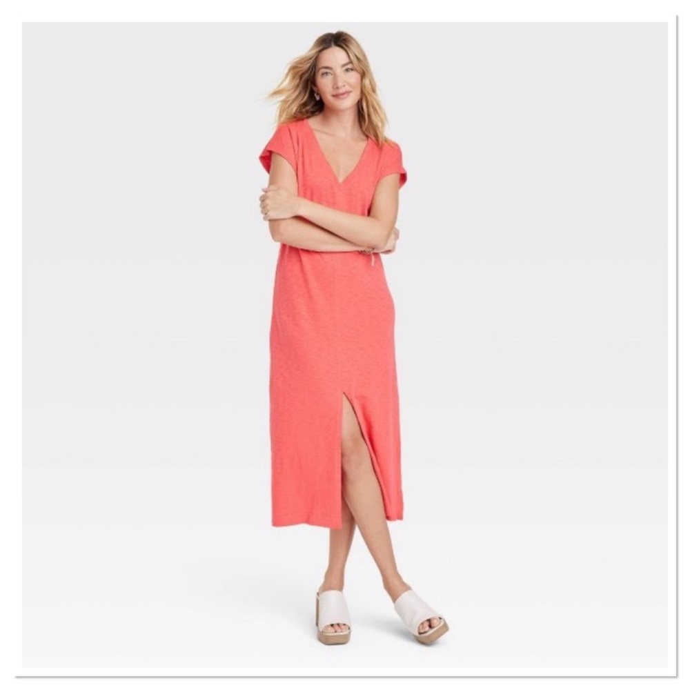 Women’s Short Sleeve V-Neck Knit Dress Universal Thread